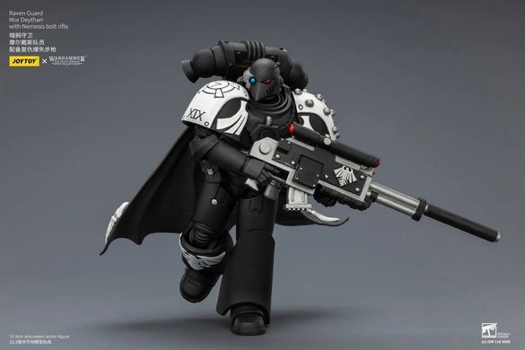 Коллекционная фигура Мор Дейтан Warhammer: The Horus Heresy Raven Guard Mor Deythan with Nemesis Bolt Rifle 1/18