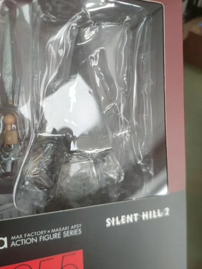 Колекційна фігура Пірамідоголовий Silent Hill 2 figma Red Pyramid Thing SP-055 (пошкоджено пакування)