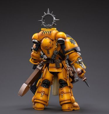 Коллекционная фигура Ветеран Имперских Кулаков Warhammer 40K Primaris Space Marines Imperial Fists Bladeguard Veteran 1/18