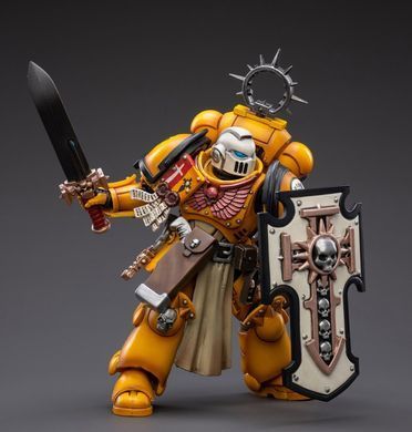 Коллекционная фигура Ветеран Имперских Кулаков Warhammer 40K Primaris Space Marines Imperial Fists Bladeguard Veteran 1/18