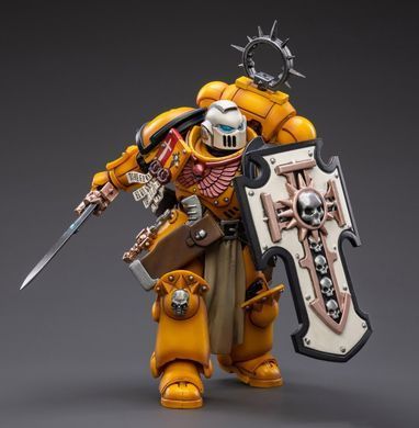 Коллекционная фигура Ветеран Имперских Кулаков Warhammer 40K Primaris Space Marines Imperial Fists Bladeguard Veteran 1/18