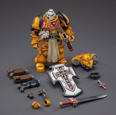 Коллекционная фигура Ветеран Имперских Кулаков Warhammer 40K Primaris Space Marines Imperial Fists Bladeguard Veteran 1/18