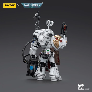 Коллекционная фигура Апотекарий Ультрамаринов Warhammer 40K Ultramarines Apothecary Biologis 1/18