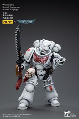 Колекційна фігура піхотинець Білих Шрамів Warhammer 40k White Scars Assault Intercessor Brother Batjargal JoyToy 1/18