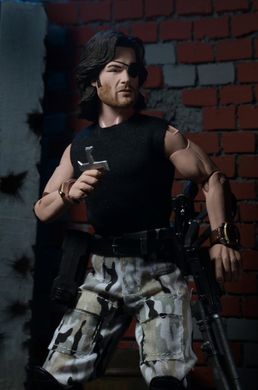 Колекційна фігура Снейк Плісскен Escape from New York – 8″ Clothed Figure – Snake Plissken