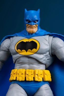 Коллекционная фигура Бетмен : Возвращение Темного Рыцаря Batman: The Dark Knight Returns DC Multiverse Batman