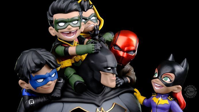 Коллекционная фигура Бэтсемья Batman "Family" Q-Master   DC