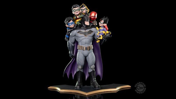 Коллекционная фигура Бэтсемья Batman "Family" Q-Master   DC