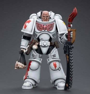 Коллекционная фигура Сержант Белых Шрамов JoyToy 1/18 Warhammer 40K White Scars Assault lntercessor Sergeant Tsendbaatar